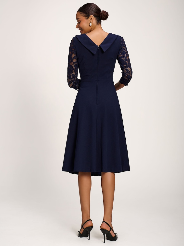 Jolie Moi Lace Sleeve Fit & Flare Midi Dress - Image 2 de 6 Jolie Moi Lace Sleeve Fit & Flare Midi Dress - Image 2 de 6