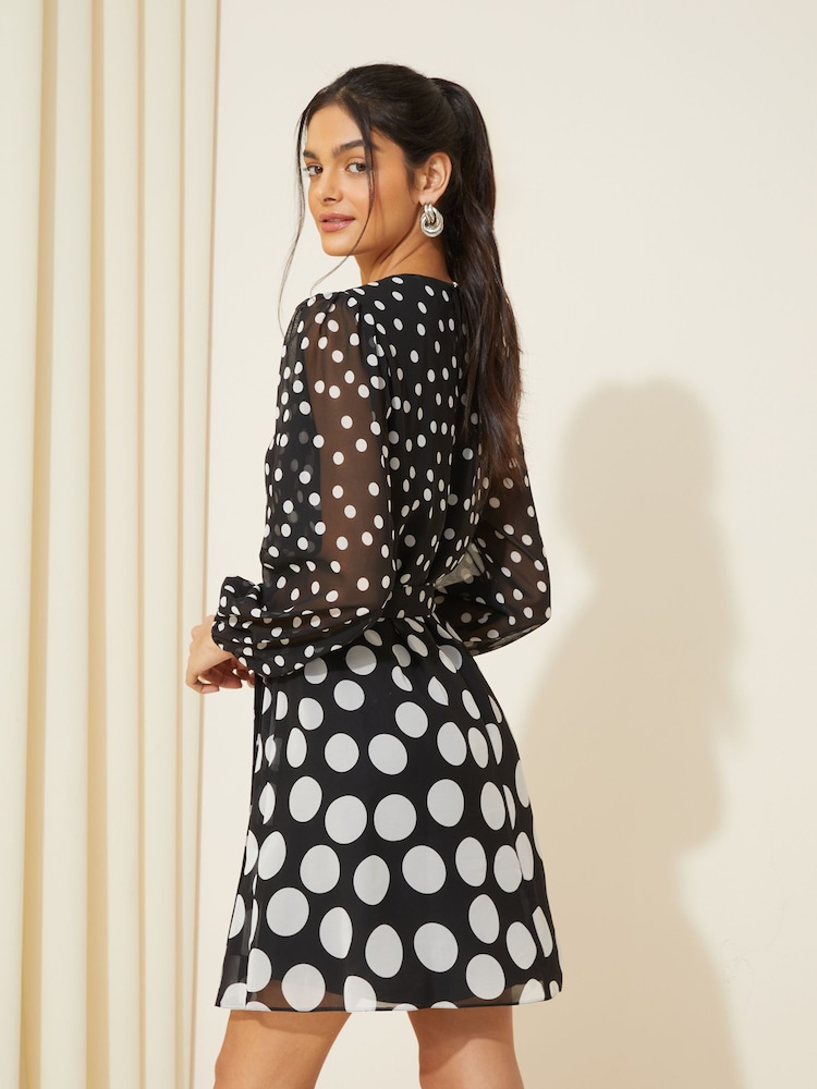 Friends Like These Black Petite Chiffon Tiered Belted Mini Dress - Image 4 of 4
