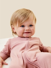 Rosa - MORI Ribbed Stretch Cotton & Bamboo 2 Way Zip Sleepsuit - Imagen 3 de 5