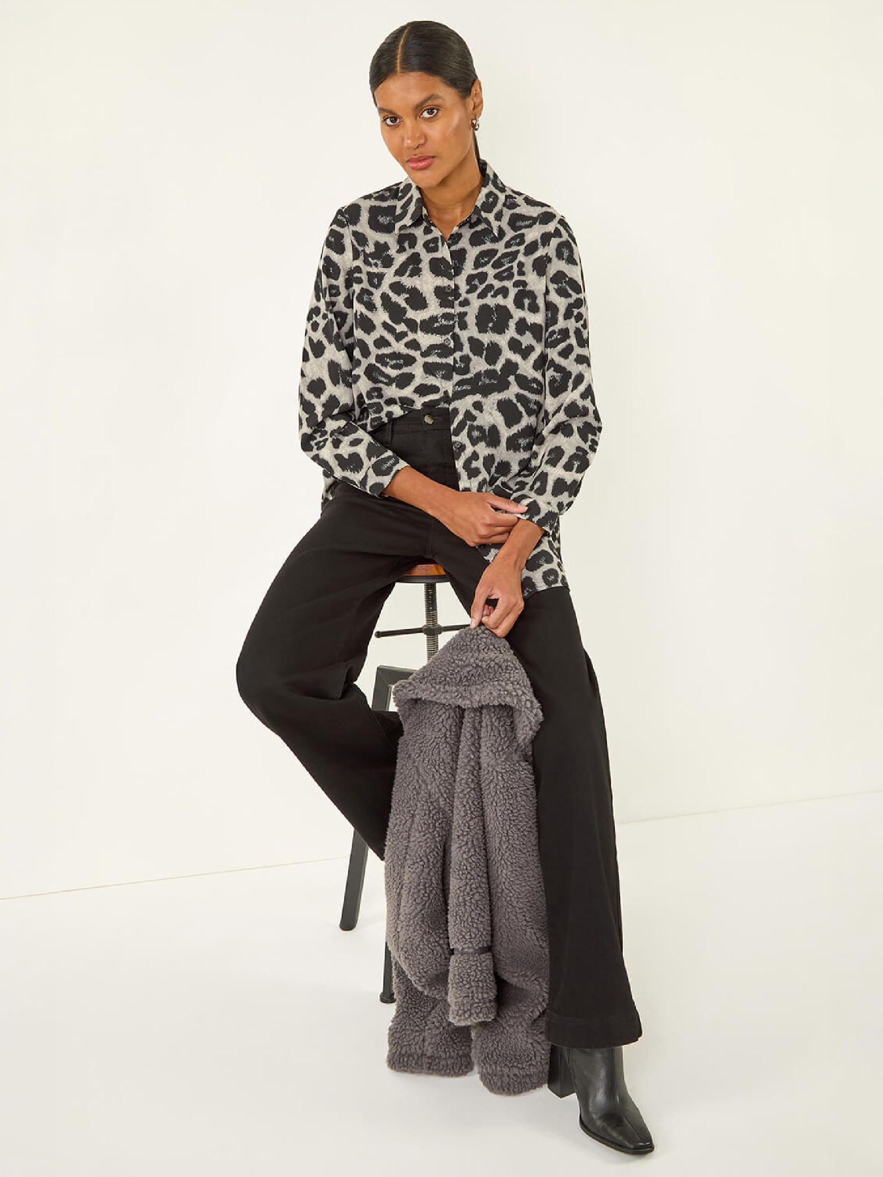 Roman Women's Grey Animal Print Buttoned Shirt - Image 1
