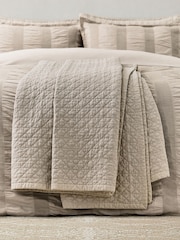 Bedeck of Belfast Stonewashed Quilted Throw - Image 1 de 5