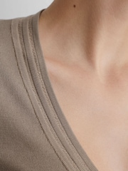 Atelier Silk-Blend Knit V-Neck Jumper - Image 5 of 8