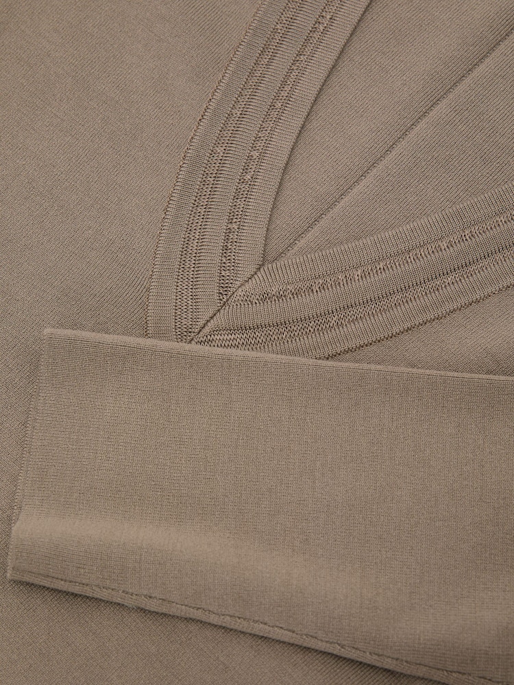 Atelier Silk-Blend Knit V-Neck Jumper - Image 8 of 8 Atelier Silk-Blend Knit V-Neck Jumper - Image 8 of 8