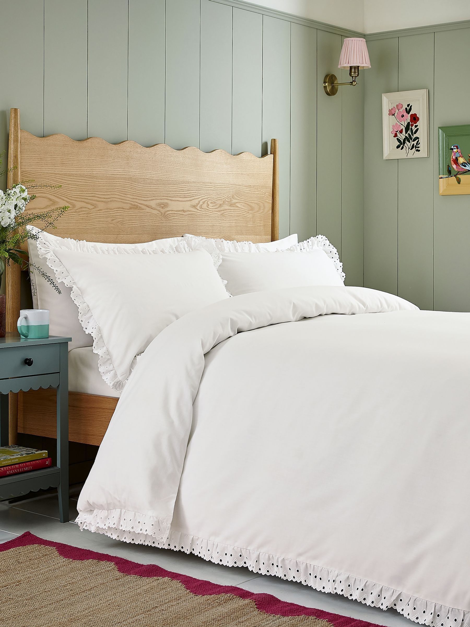【㎞】Helena Springfield ダブル 掛け布団、枕カバーx2 Buy Helena Springfield White Clara Embroidered Duvet Cover