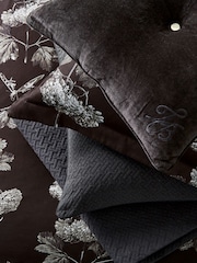 طقم غطاء لحاف وغطاء وسادة بنقشة زهور Narnia من Ted Baker - صورة 5 من 5