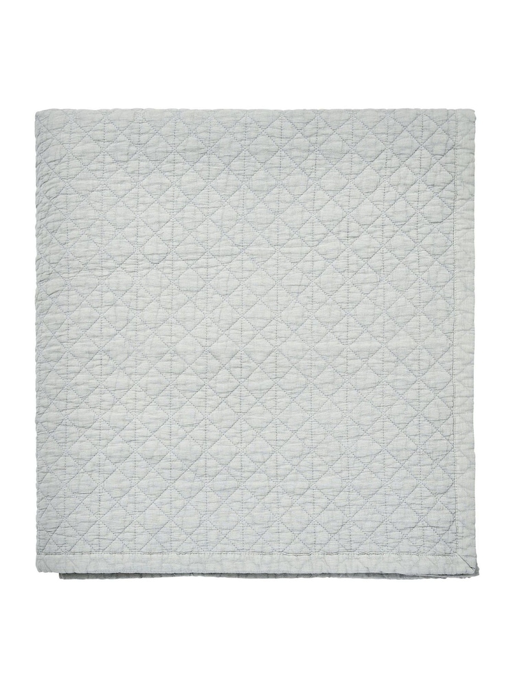 Bedeck of Belfast Silver Stonewashed Quilted Throw - Image 2 of 5 Bedeck of Belfast Silver Stonewashed Quilted Throw - Image 2 of 5