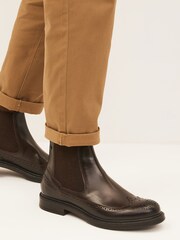 بني - حذاء طويل بنقوش مخرمة من Modern Heritage - صورة 1 من 1