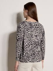 Magaan na Ribbed Jumper na May Apricot Leopard Print - Larawan 2 ng 4