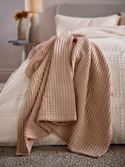 ABIGAIL AHERN x MURMUR Dusky Pink Tess Wonderfully Soft Waffle Throw - Image 1 of 5