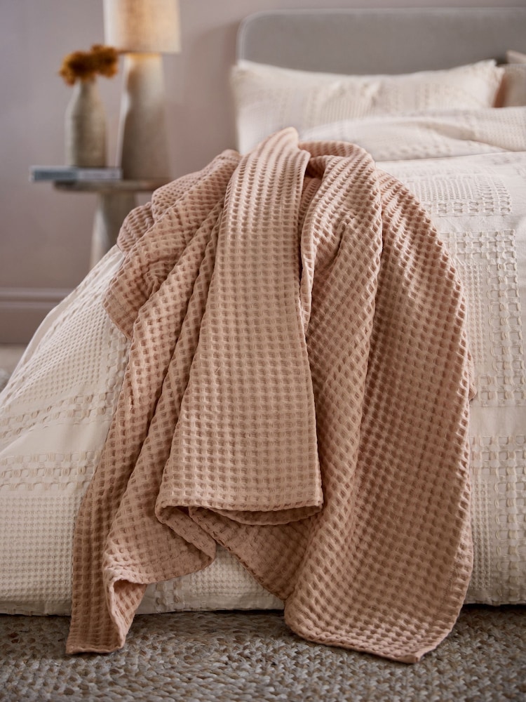 ABIGAIL AHERN x MURMUR Dusky Pink Tess Wonderfully Soft Waffle Throw - Image 1 of 5