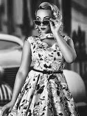 Virgin Experience Days 1950s Vintage Makeover and Photoshoot with voucher Gift Experience - Image 2 of 2