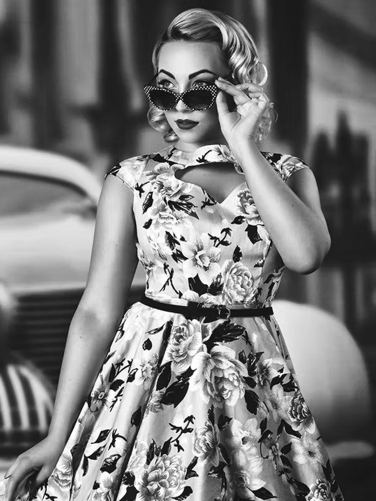 Virgin Experience Days 1950s Vintage Makeover and Photoshoot with voucher Gift Experience - Image 2 of 2