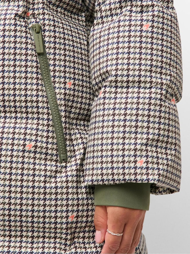 Коричневий картатий принт - Sweaty Betty Nimbus Longline Waterproof Puffer - Image 6 of 6 Коричневий картатий принт - Sweaty Betty Nimbus Longline Waterproof Puffer - Image 6 of 6