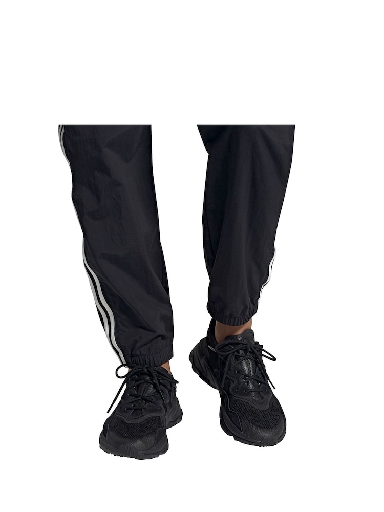 Originals Ozweego Trainers - Image 11 of 11