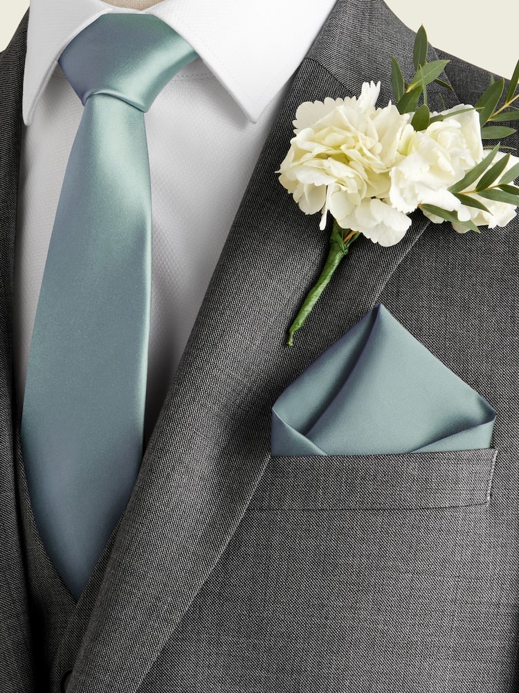 Salbeigrün - Slim Fit - Set aus Seidenkrawatte und Einstecktuch - Bild 1 von 5 Salbeigrün - Slim Fit - Set aus Seidenkrawatte und Einstecktuch - Bild 1 von 5