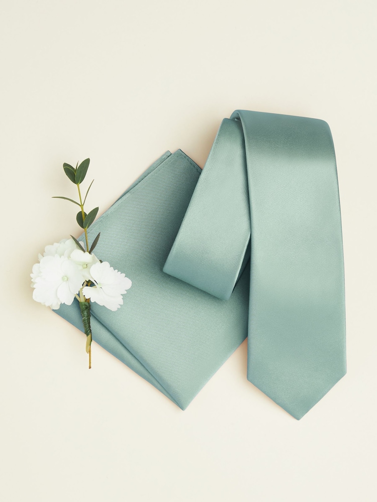 Salbeigrün - Slim Fit - Set aus Seidenkrawatte und Einstecktuch - Bild 2 von 5 Salbeigrün - Slim Fit - Set aus Seidenkrawatte und Einstecktuch - Bild 2 von 5