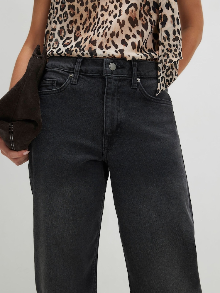River Island Black Petite Barrel Leg Jeans - Image 2 of 4