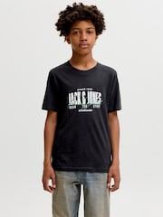 حزمة من 3 تيشِرتات بطبعة غرافيك من JACK & JONES Junior - صورة 5 من 7