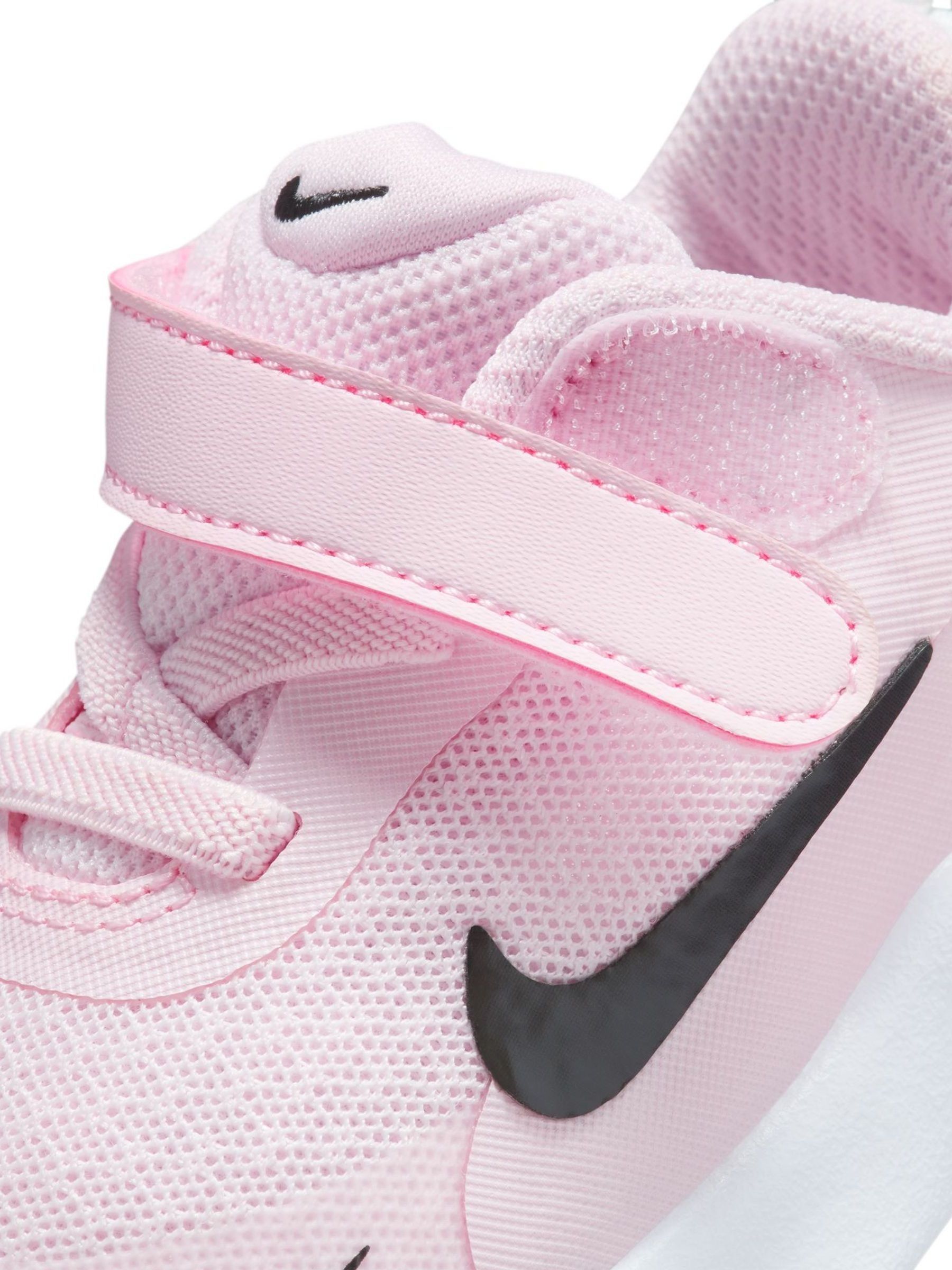 Pink nike infant trainers shop
