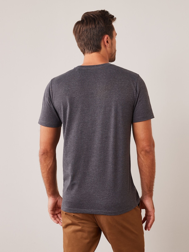 Gris anthracite chiné - Ajustement régulier - T-shirt Essential Col rond en coton - Image 3 of 5