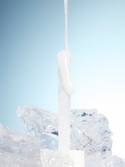 Manucurist Icy Active Shine Treatment Nail Polish - Image 5 of 5