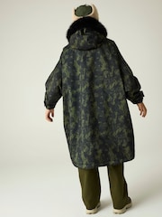 Regatta Green Junior Waterproof Pro Changing Robe - Image 2 of 10