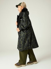 Regatta Green Junior Waterproof Pro Changing Robe - Image 3 of 10