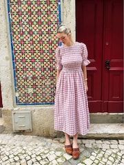 Amy Lynn Imogen Smocked Midaxi Dress in and White Window Pane Check - Bild 5 von 8