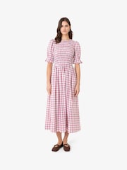 Amy Lynn Imogen Smocked Midaxi Dress in and White Window Pane Check - Bild 6 von 8