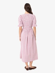 Amy Lynn Imogen Smocked Midaxi Dress in and White Window Pane Check - Bild 7 von 8