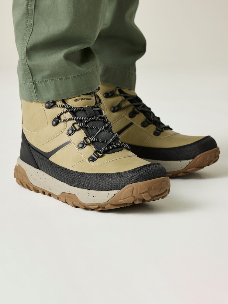 Regatta Green Renford Boots - Image 1 of 10 Regatta Green Renford Boots - Image 1 of 10