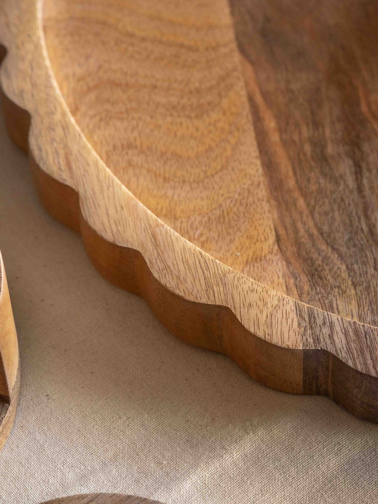 Gallery Home Brown Svea Scallop Round Mango Wood Board 400x400x25mm - Image 2 of 4