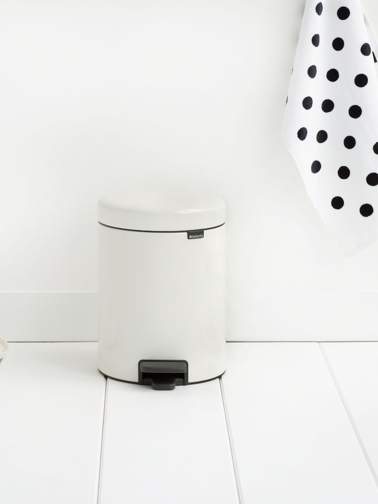 Brabantia White NewIcon 5L Pedal Bin - Image 2 of 6