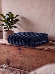Deyongs Navy Alnwick Throw - Image 2 of 3