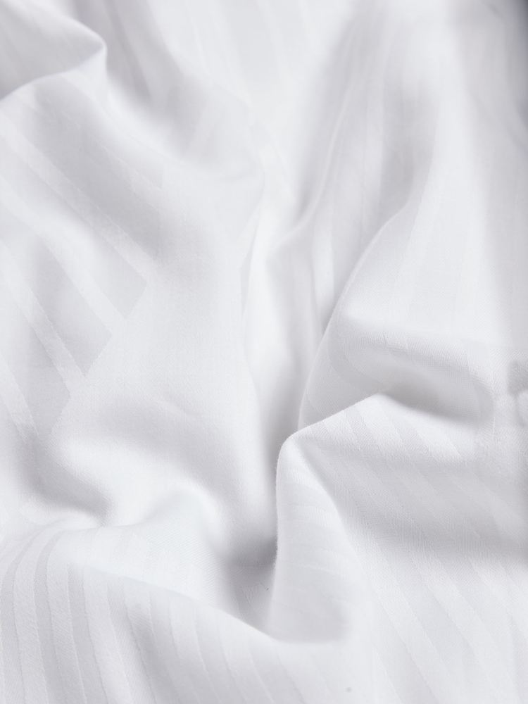 Swoon White 250 Thread Count 100% Cotton Charleston Duvet Cover and Pillowcase Set - Image 4 of 4