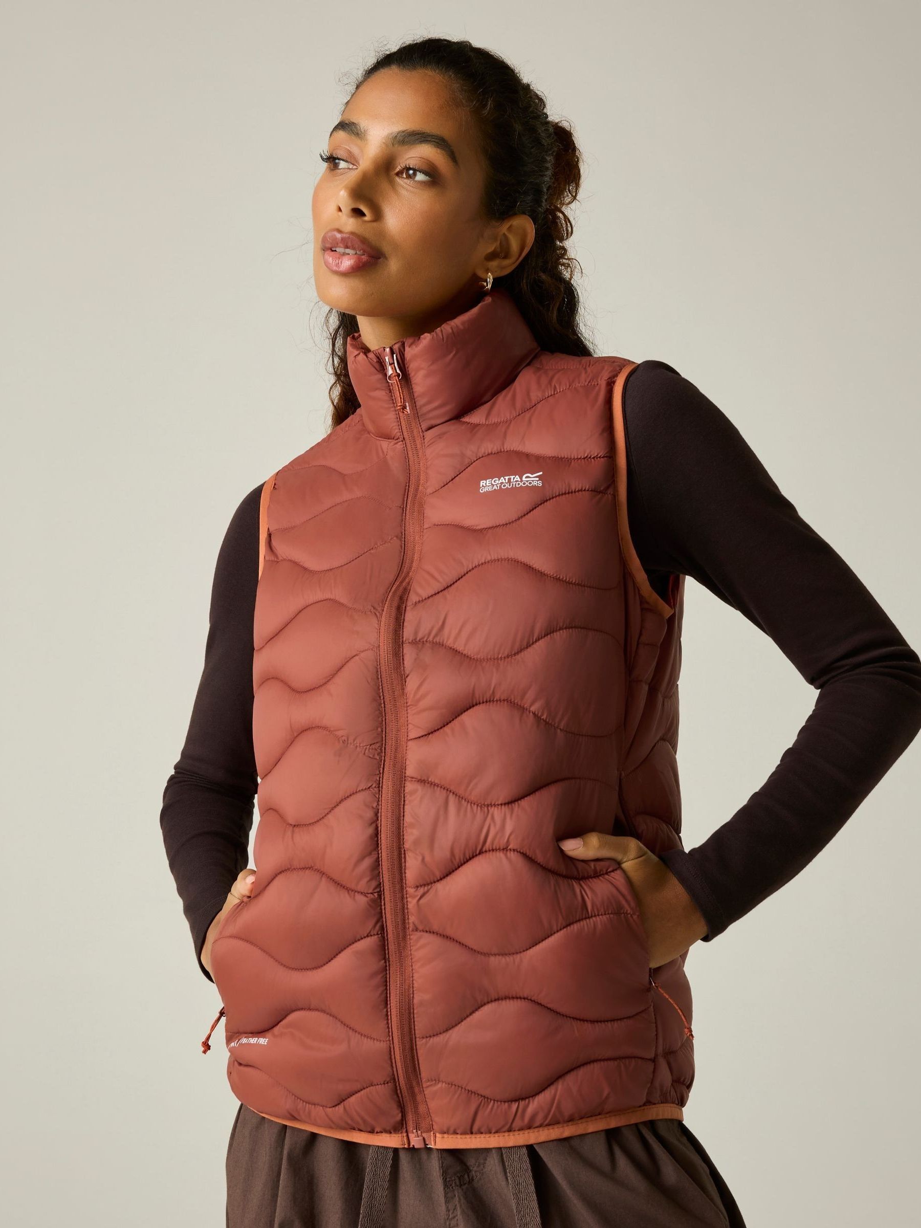 Regatta Women's Light Red Lightweight Hydi Bodywarmer In | Size: 20 - Image 6