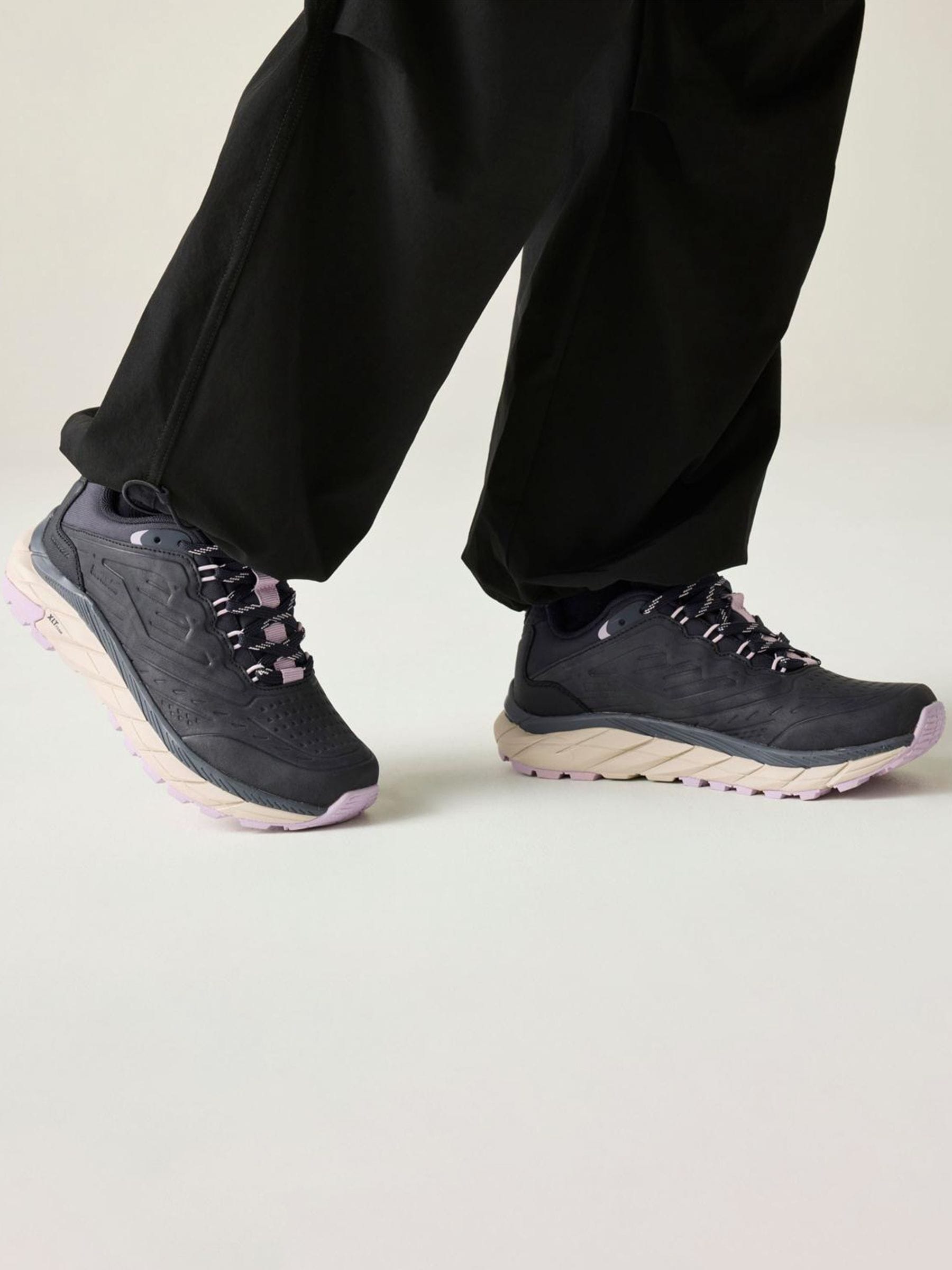 Regatta Women's Derino Low Waterproof Shoes - Ash / Powder Li - UK 6.5 - Image 4