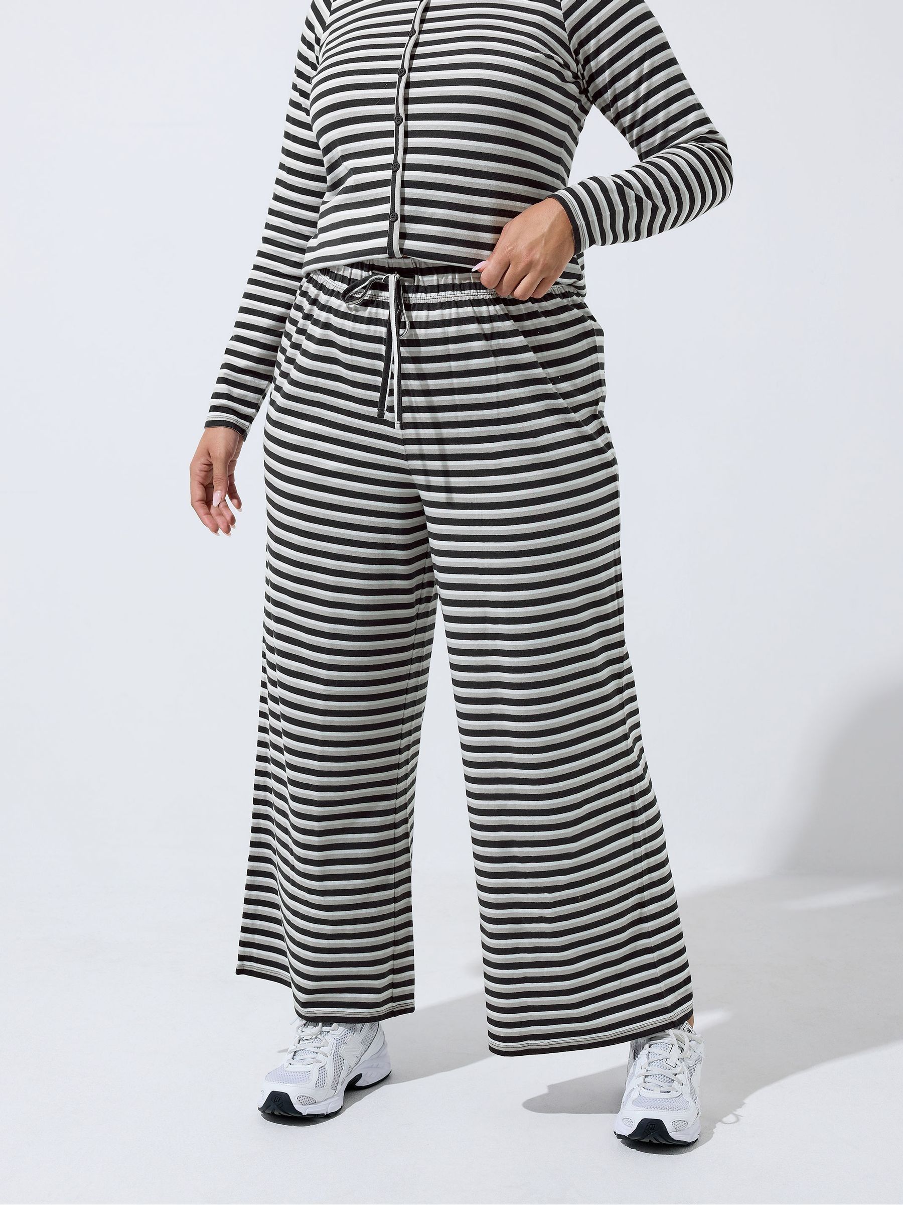 Yours Women's Black Stripe Trousers In | Size: 26/28 - Image 6