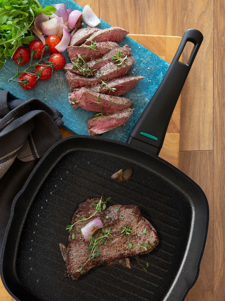 Prestige Black ThermoSmart Non-Stick 28cm Square Grillpan - Image 1 of 2