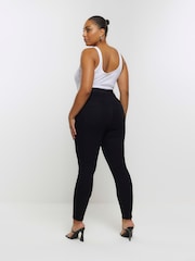 River Island Black Curve 90s Skinny High Rise Jeans - Image 2 of 5