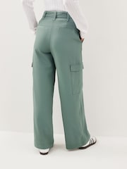 Enteneiblau - Elegante Cargohose mit Gürtel und weitem Bein​​​​​​​ - Bild 3 von 7
