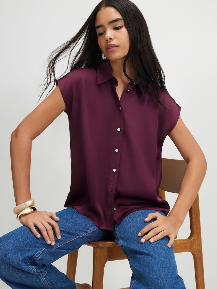 River Island Red Short Sleeve Satin Relaxed Shirt - Image 2 of 4 River Island Red Short Sleeve Satin Relaxed Shirt - Image 2 of 4