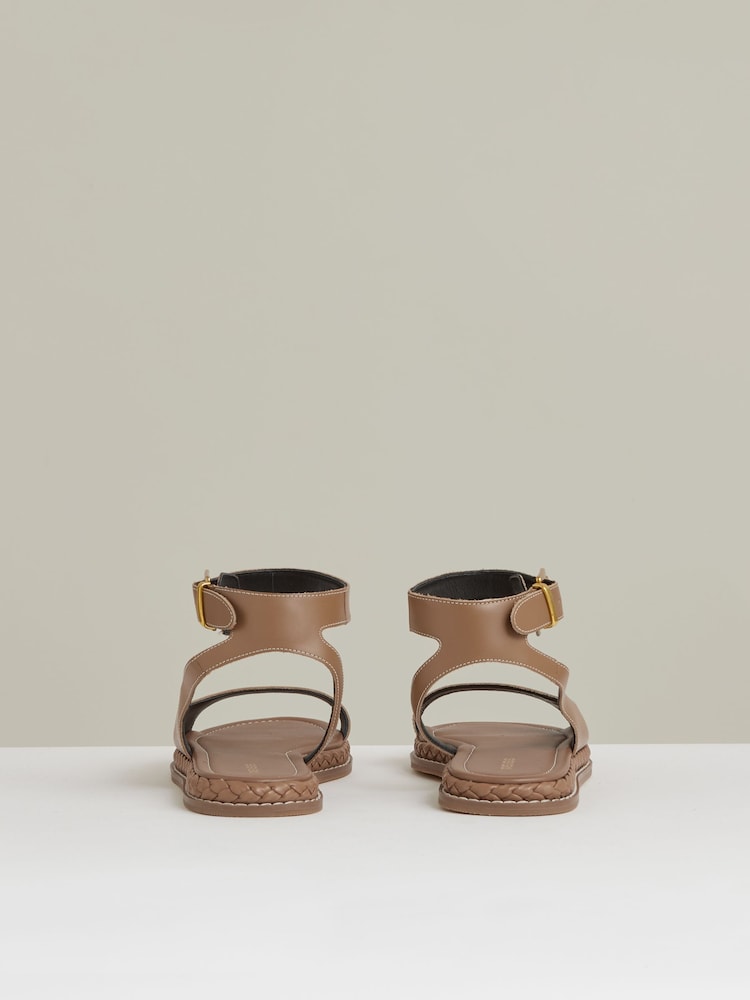 Reiss Tan Gabi Leather Plait Detail Sandals - Image 4 of 5
