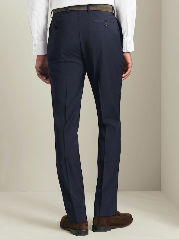 Azul oscuro - Pantalones de lana de alto rendimiento de corte ajustado de Charles Tyrwhitt - Imagen 2 de 6 Azul oscuro - Pantalones de lana de alto rendimiento de corte ajustado de Charles Tyrwhitt - Imagen 2 de 6