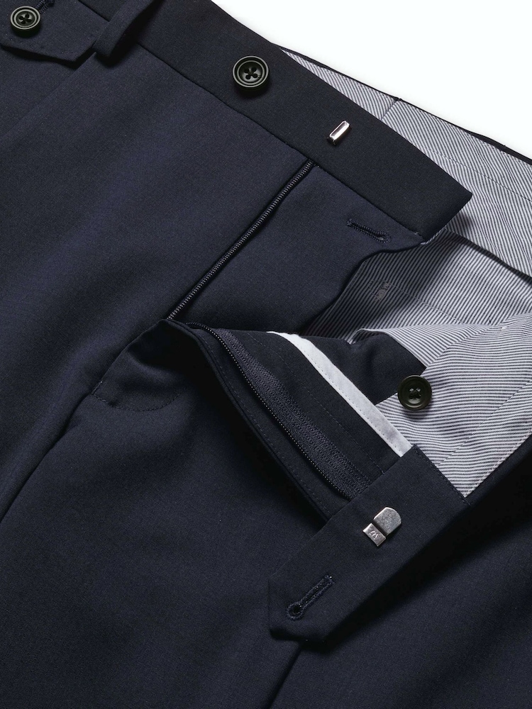 Azul oscuro - Pantalones de lana de alto rendimiento de corte ajustado de Charles Tyrwhitt - Imagen 6 de 6 Azul oscuro - Pantalones de lana de alto rendimiento de corte ajustado de Charles Tyrwhitt - Imagen 6 de 6