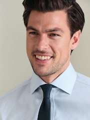Zaļš - Charles Tyrwhitt negludināms, elastīgs, Trafalgar Weave auduma krekls ar izgriezumu, pieguļošs piegriezums - Attēls 2 no 5
