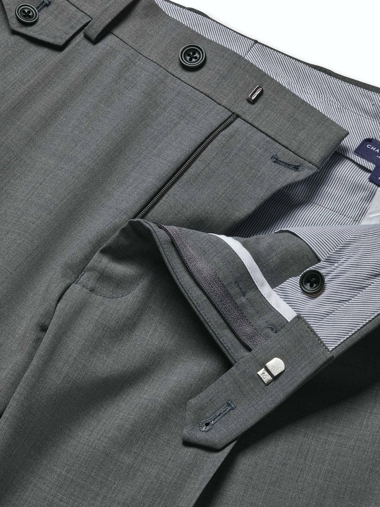 Gris oscuro - Pantalones de lana de alto rendimiento de corte ajustado de Charles Tyrwhitt - Imagen 6 de 6 Gris oscuro - Pantalones de lana de alto rendimiento de corte ajustado de Charles Tyrwhitt - Imagen 6 de 6