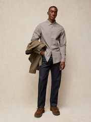 Natural - Camisa Oxford ajustada Bruton de White Stuff - Imagen 3 de 6