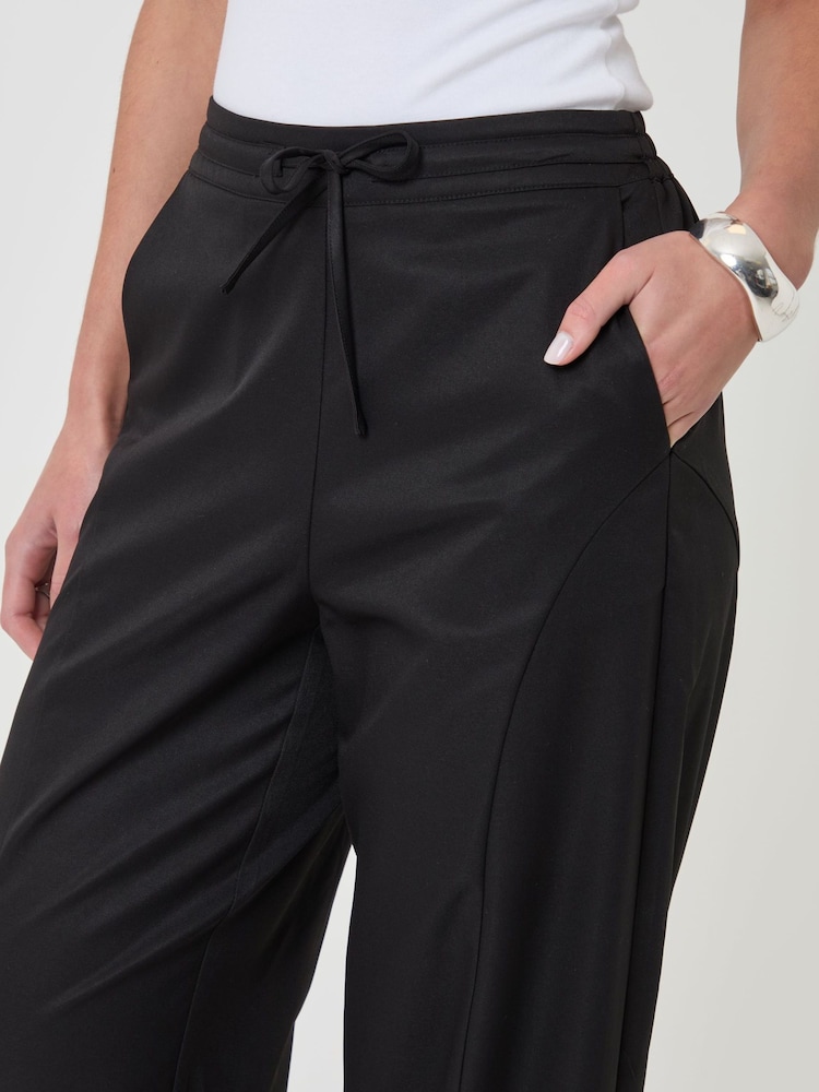 Threadbare Black Petite Curved Seam Barrel Leg Trousers - Image 5 of 5 Threadbare Black Petite Curved Seam Barrel Leg Trousers - Image 5 of 5