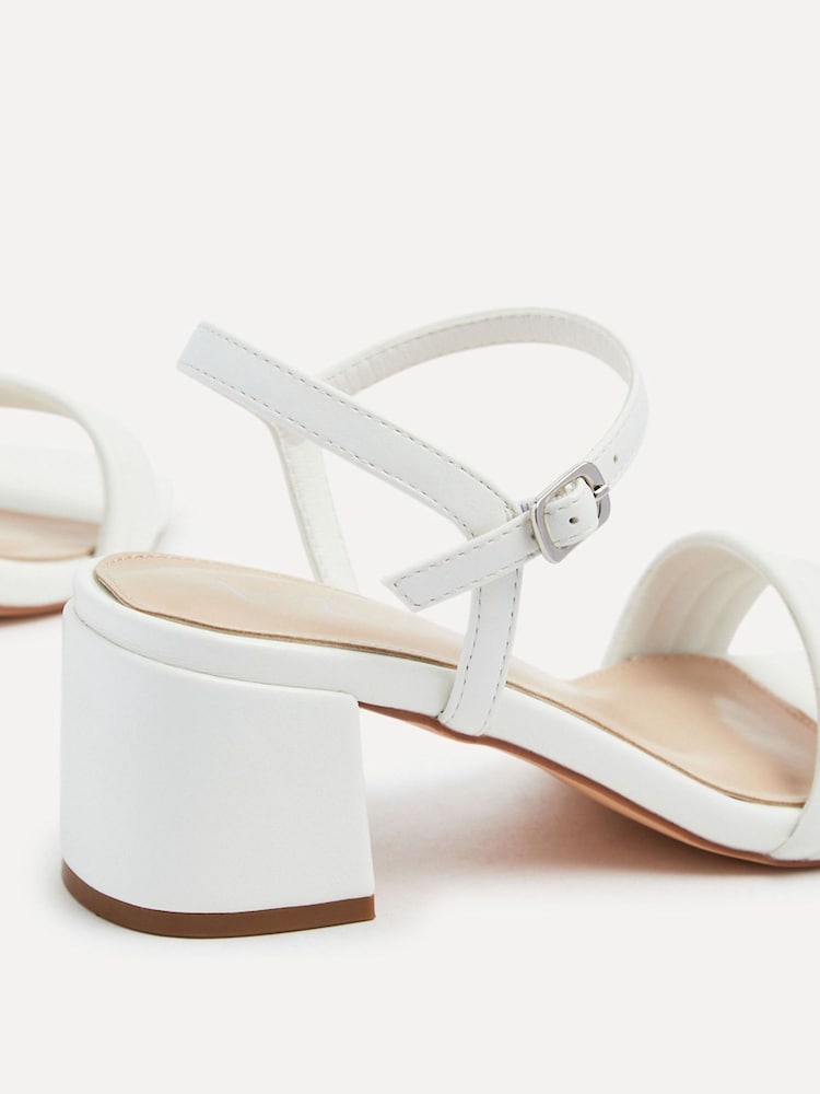 Blanco - Sandalias de tacón cuadrado con parte superior acanalada Toronto de Linzi - Imagen 5 de 5 Blanco - Sandalias de tacón cuadrado con parte superior acanalada Toronto de Linzi - Imagen 5 de 5